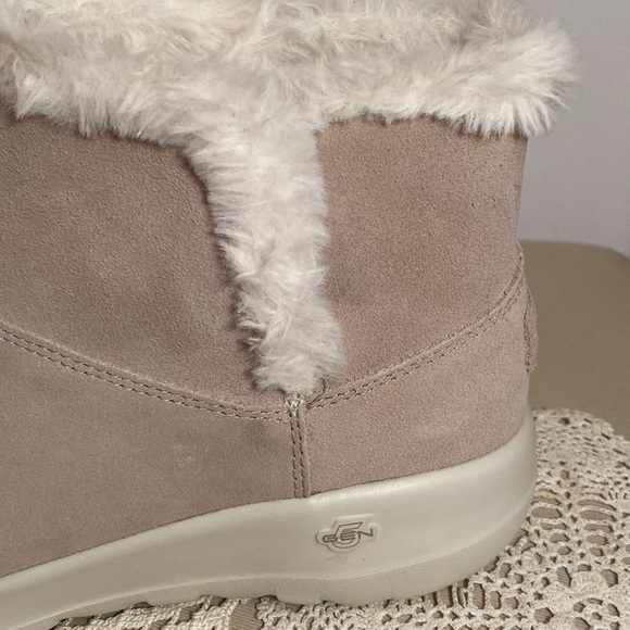 Skechers Taupe Suede Booties With Faux Fur Lining Women’s Size 9 - Picture 6 of 14